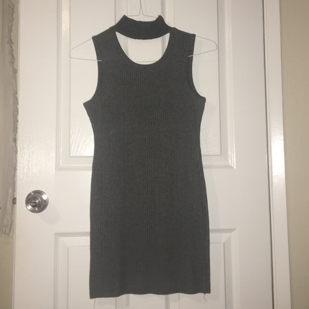 Body con gray dress with attached choker
